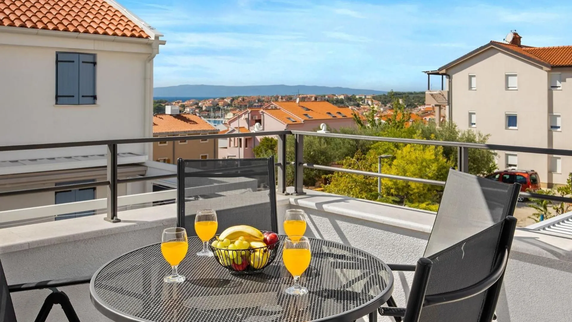 Apartments Tim & Klara - Sunny Cres Island 0*,  Croatia
